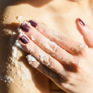 la importancia de la exfoliación y limpieza de la piel